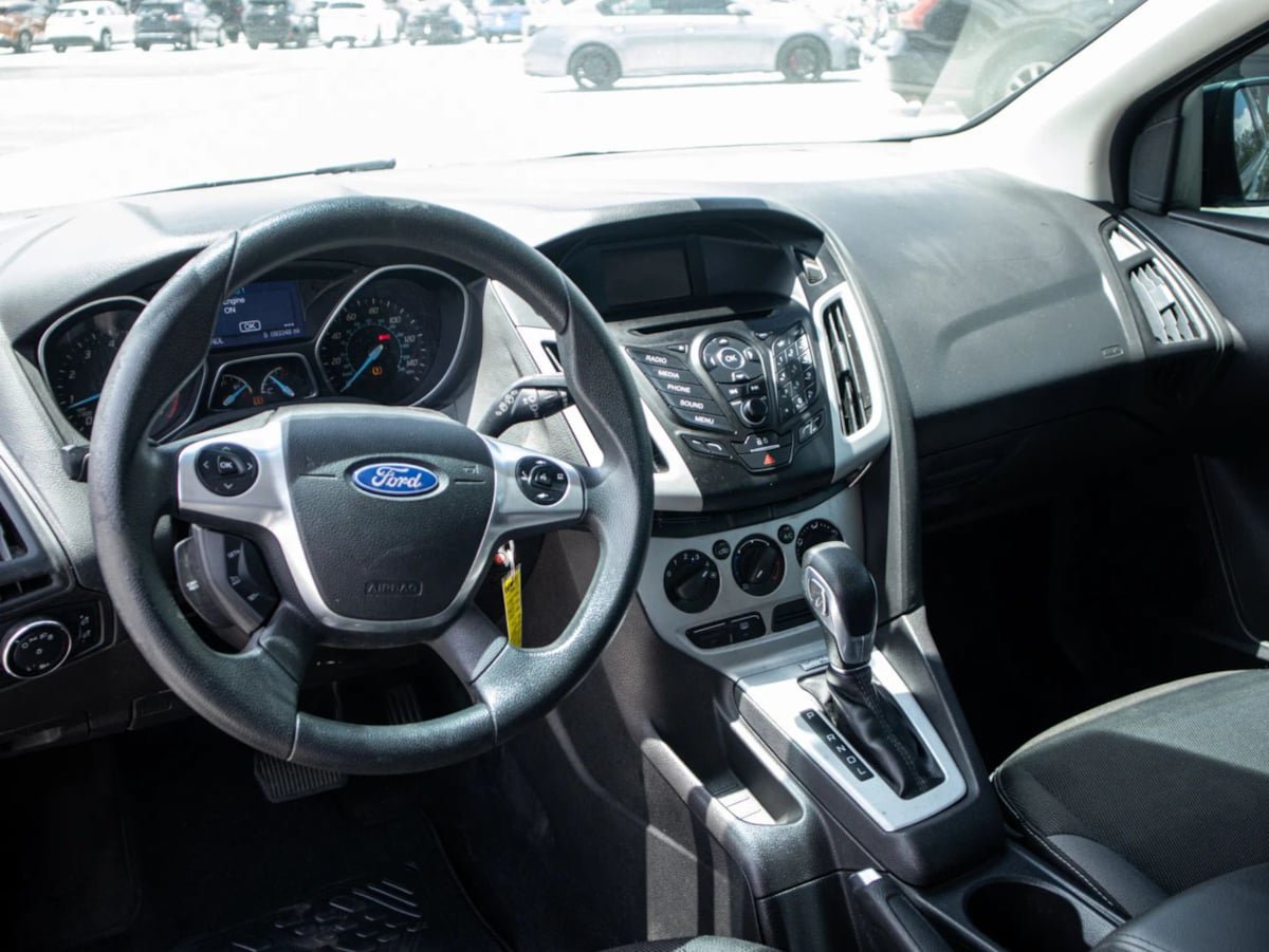 Used 2014 Ford Focus SE FWD image 28