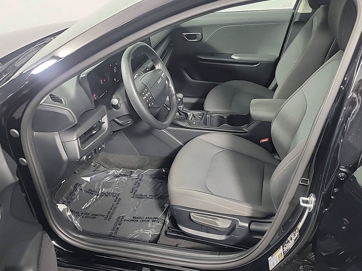 Certified 2025 Kia K4 FWD image 17