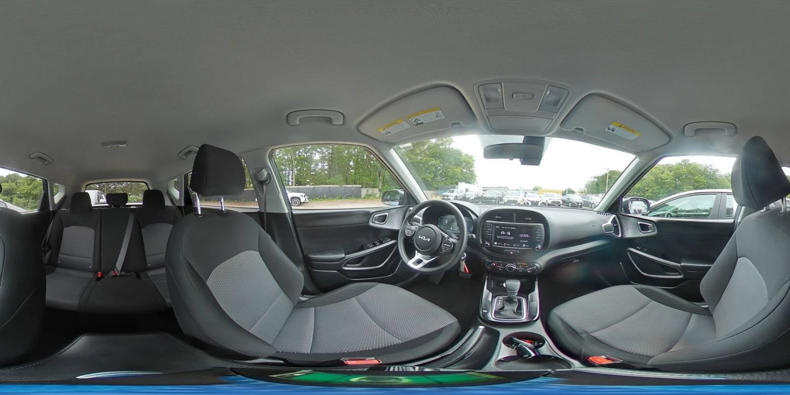 Used 2025 Kia Soul LX w/ LX Technology Package FWD image 40