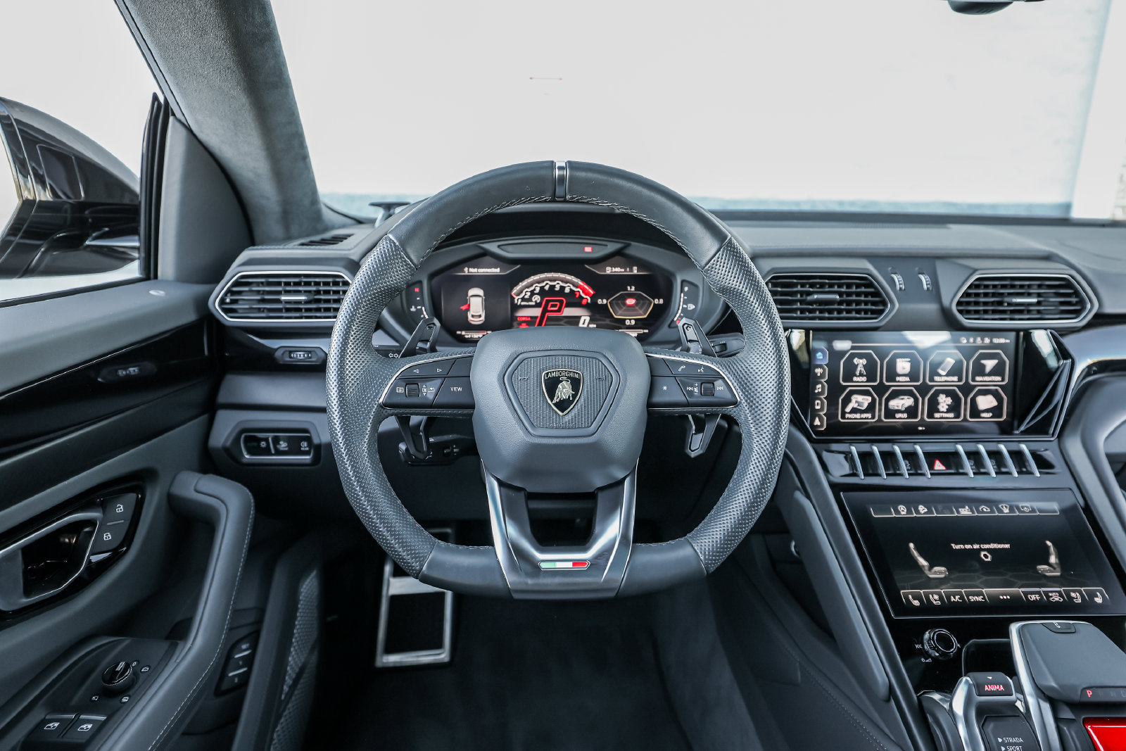 Used 2021 Lamborghini Urus AWD/4WD image 30