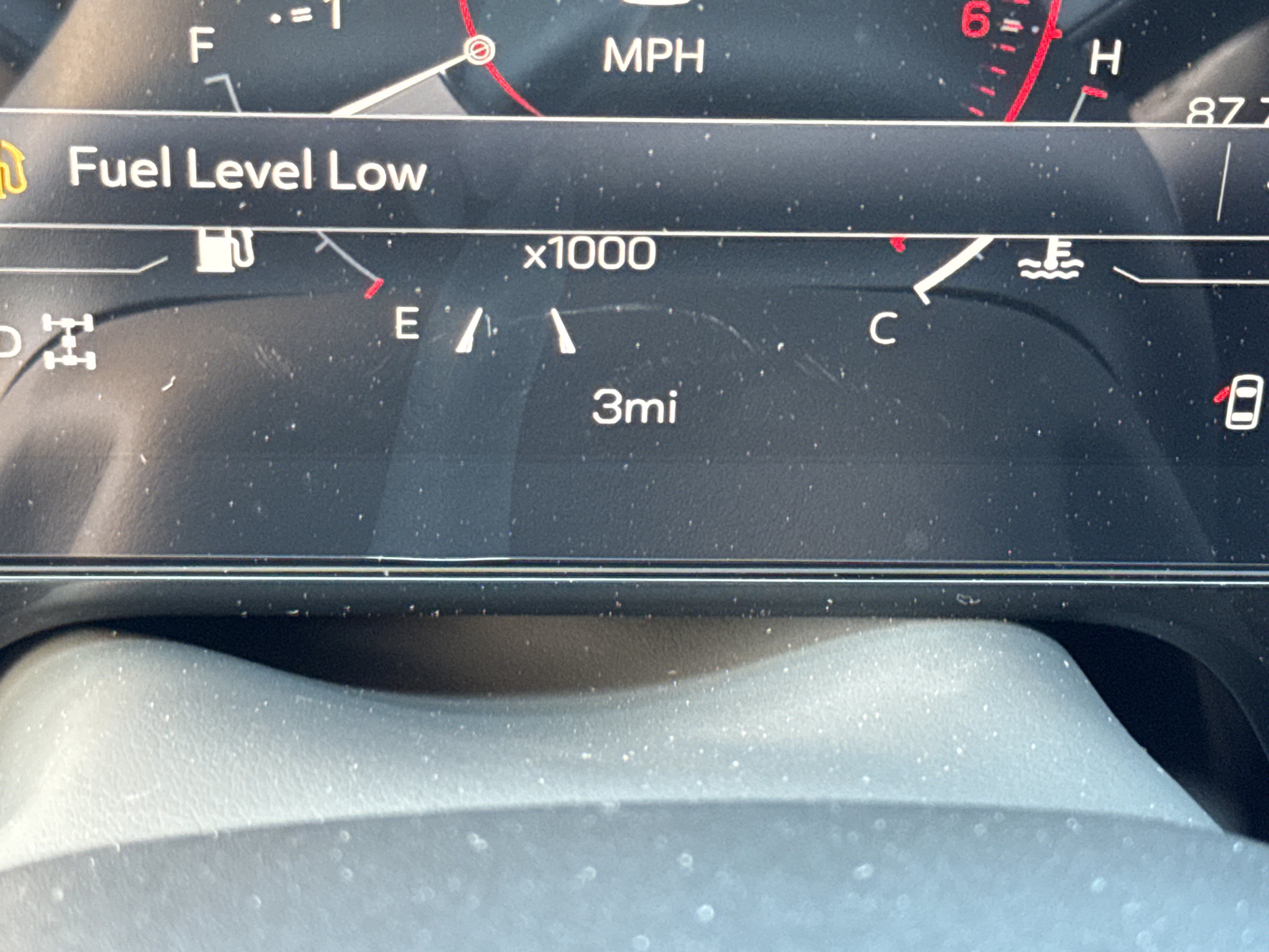 New 2026 GMC Yukon XL Denali w/ Sun & Power Step Package AWD/4WD image 23