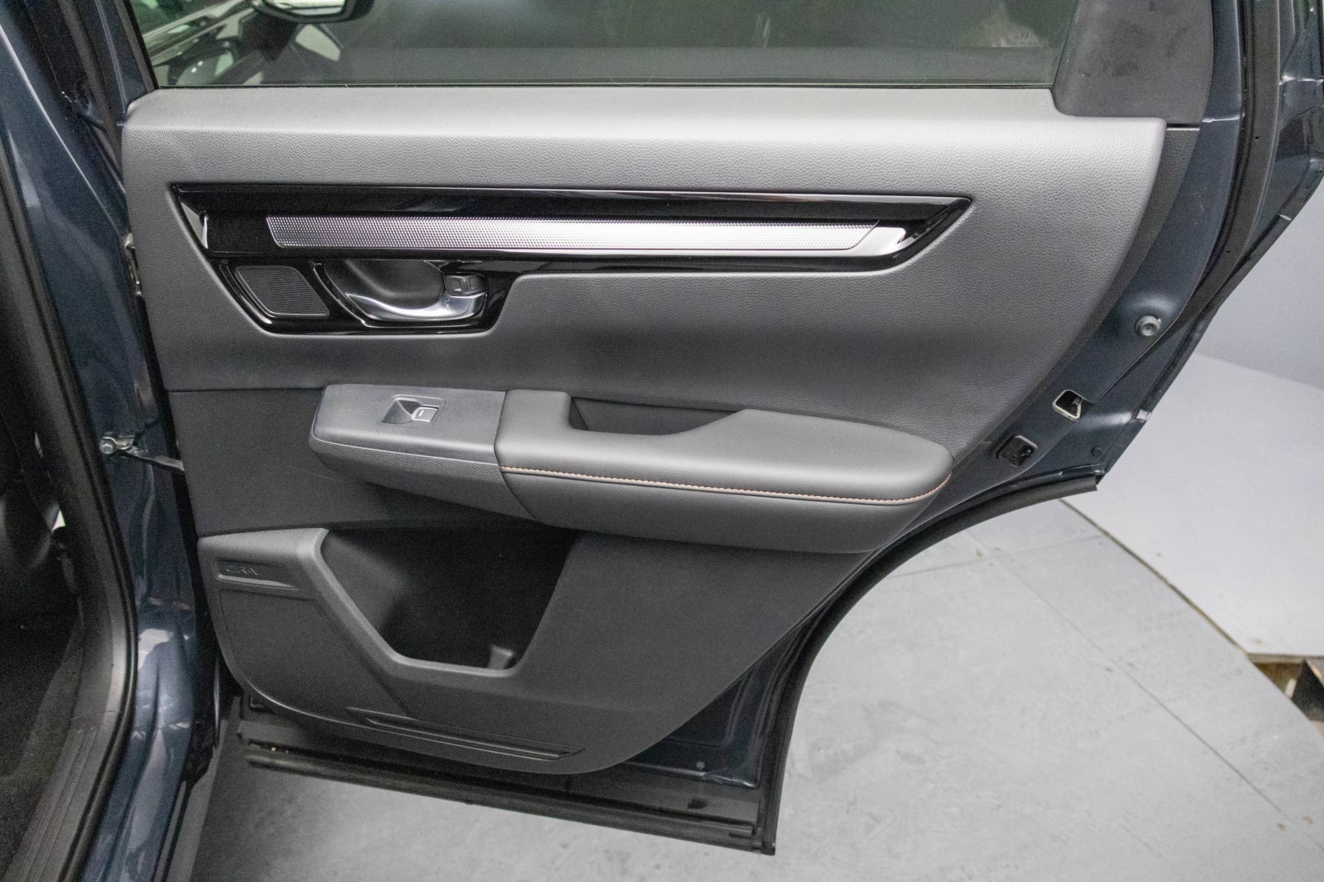 Used 2025 Honda CR-V Sport Touring image 31