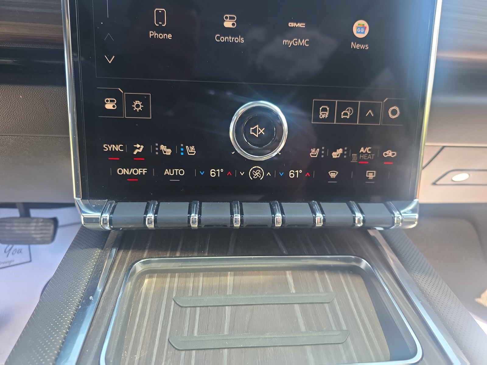 Used 2024 GMC Sierra EV Denali AWD/4WD image 21