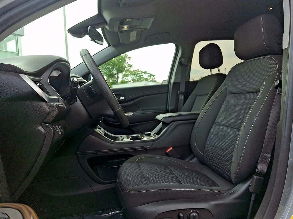 Used 2023 GMC Acadia SLE w/ Driver Convenience Package FWD image 13