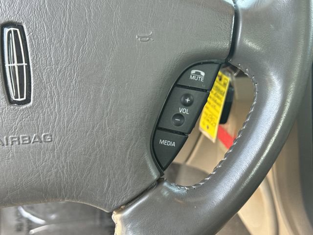 Used 2001 Lincoln LS image 25