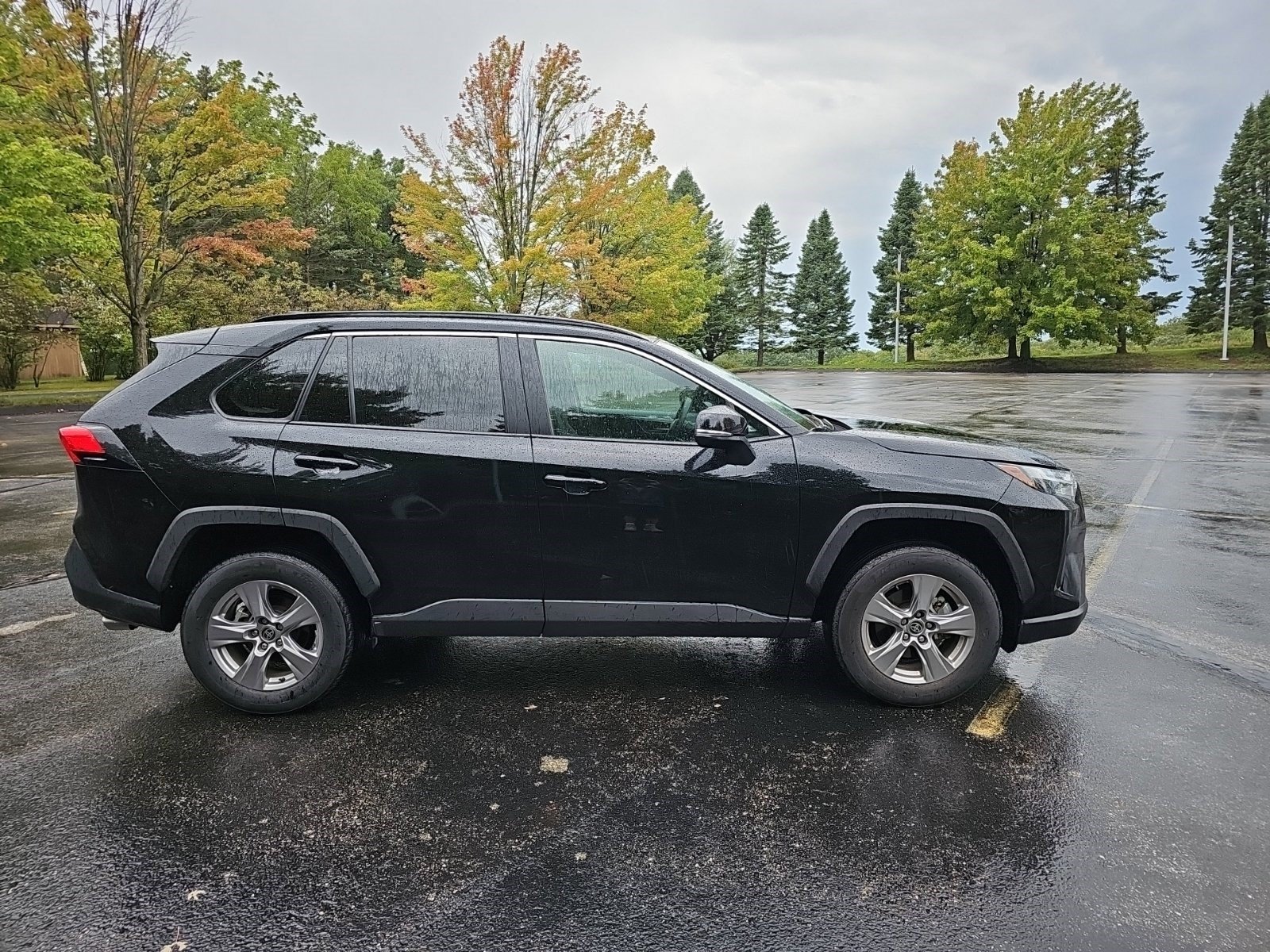 Used 2025 Toyota RAV4 XLE AWD/4WD image 7