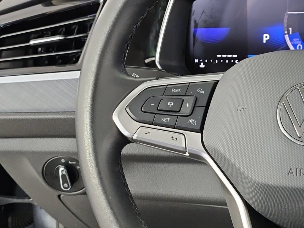 Used 2023 Volkswagen Jetta SE w/ Panoramic Sunroof Package FWD image 29