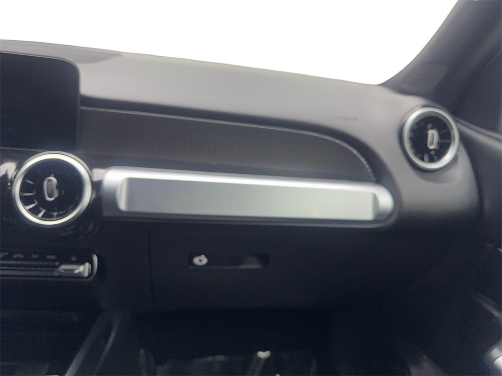 Used 2022 Mercedes-Benz GLB 250 w/ Premium Package Lite image 56