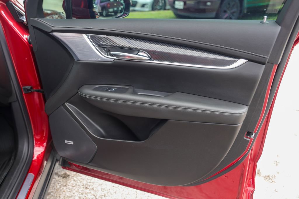 Certified 2024 Cadillac XT6 Sport w/ Technology Package AWD/4WD image 30