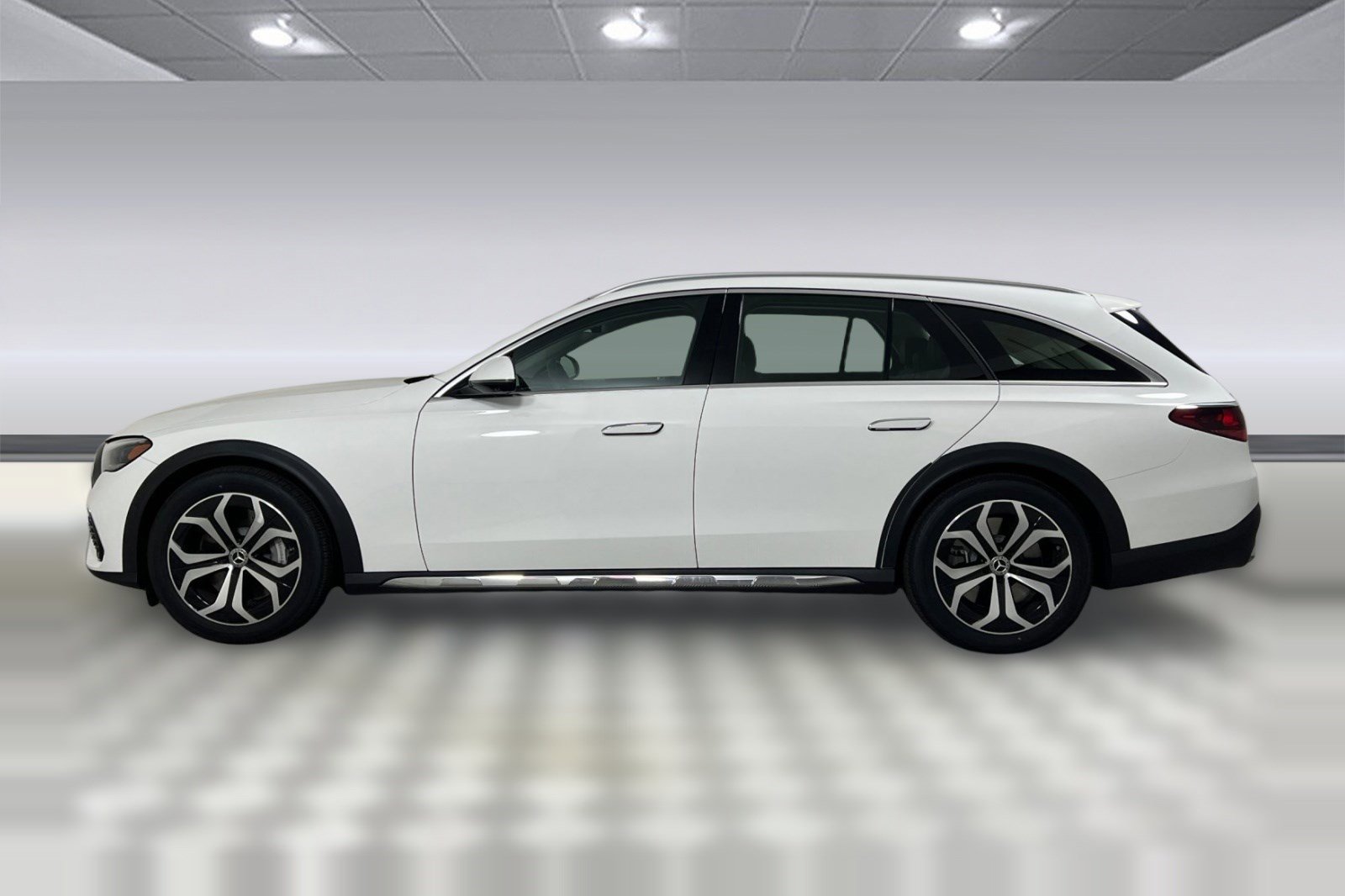 New 2025 Mercedes-Benz E 450 4MATIC All-Terrain Wagon image 2