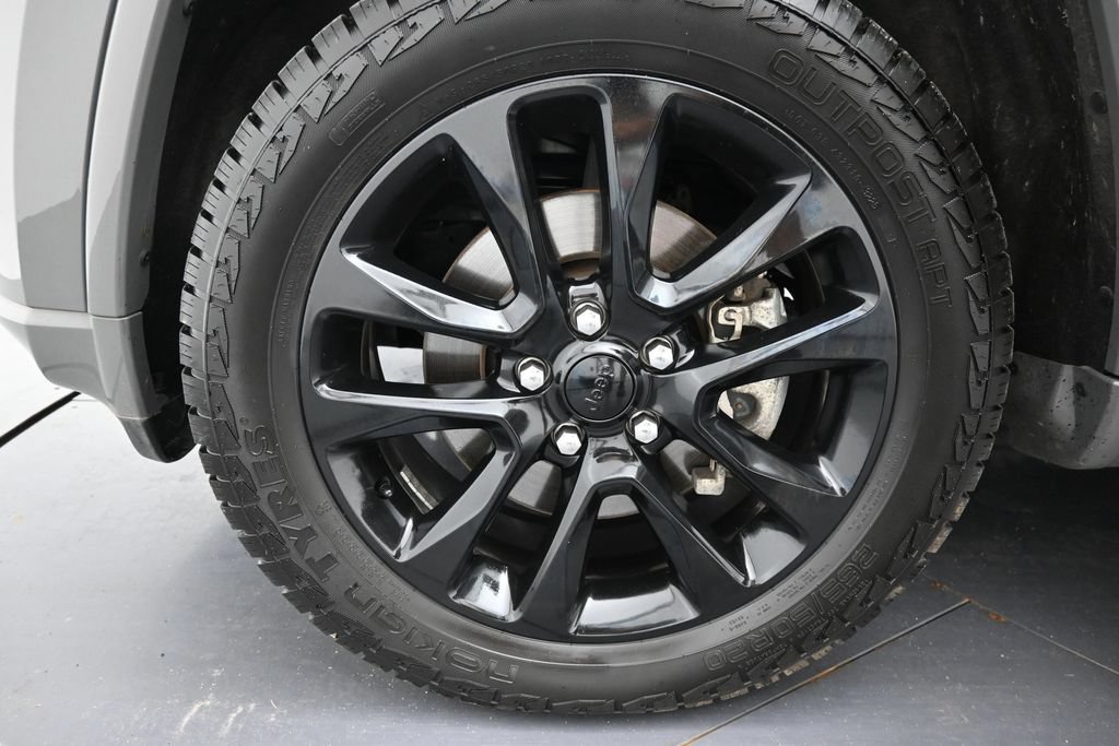 Used 2022 Jeep Grand Cherokee Laredo X AWD/4WD image 32