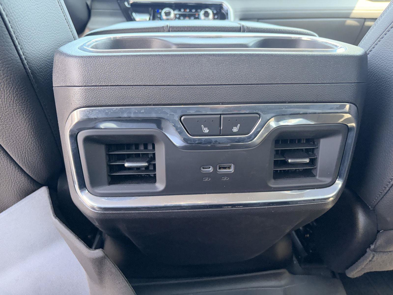 Used 2024 GMC Sierra 1500 Denali w/ Technology Package AWD/4WD image 12