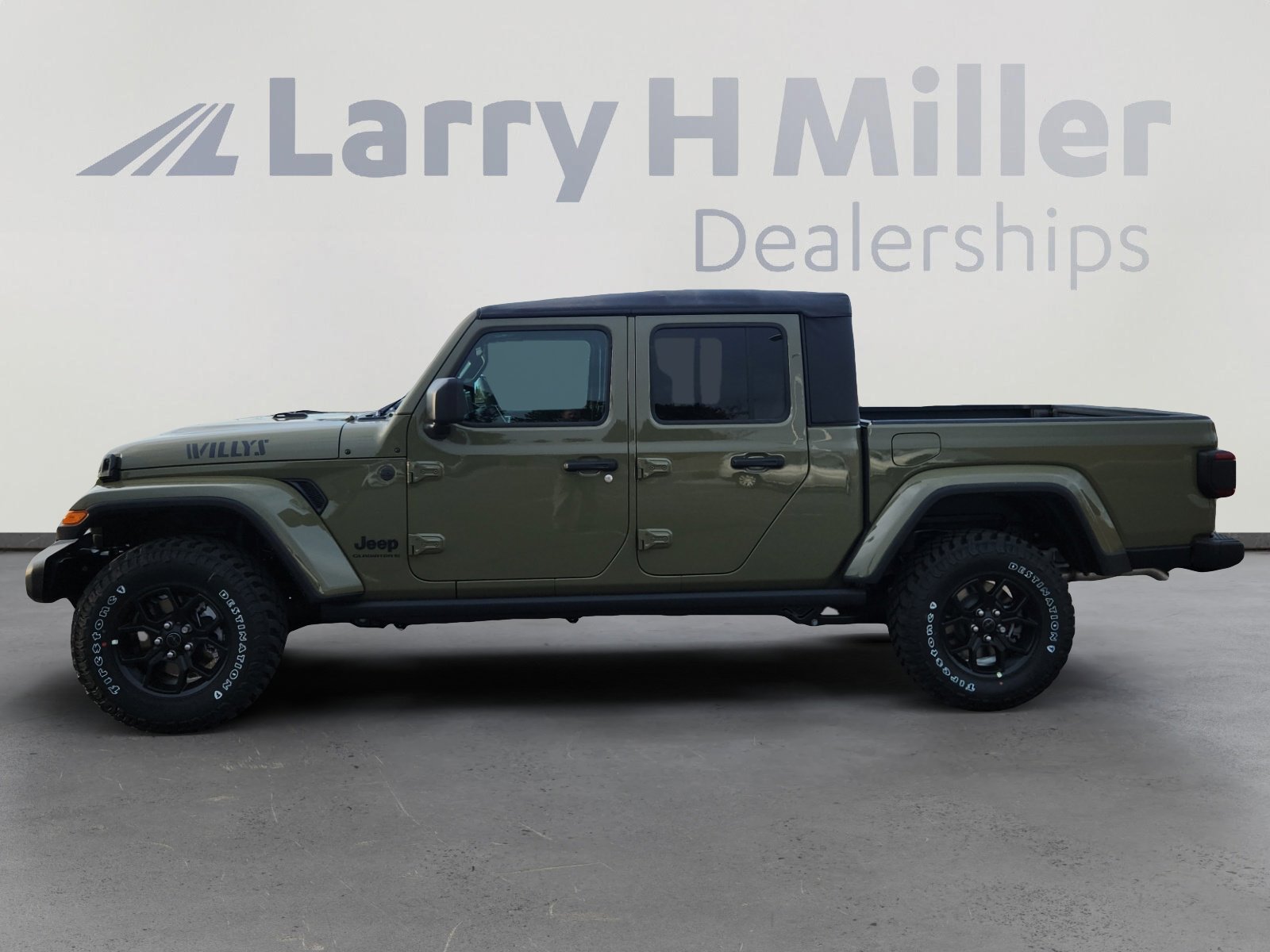 New 2025 Jeep Gladiator Willys AWD/4WD image 3