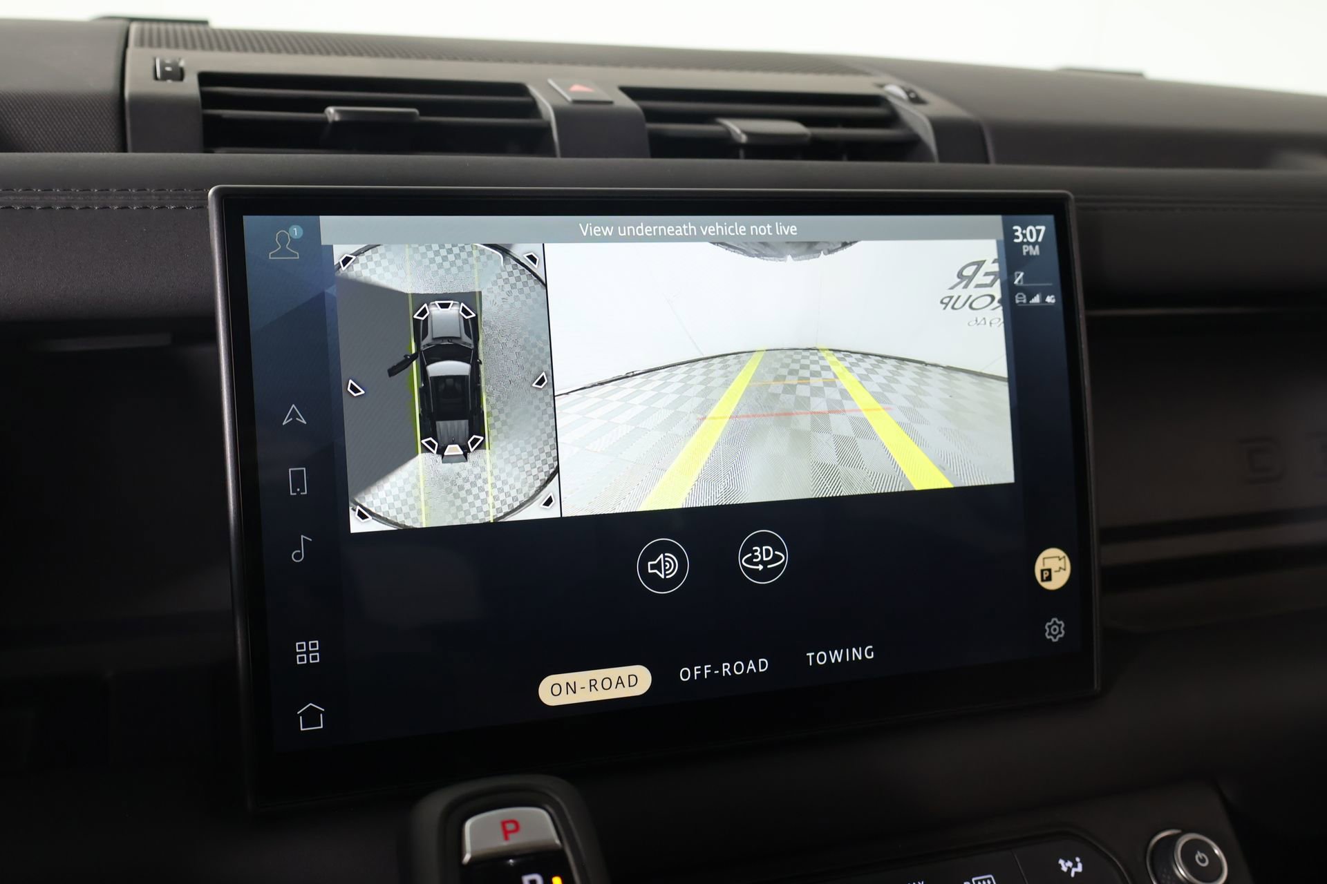 Used 2025 Land Rover Defender 110 X-Dynamic SE image 6