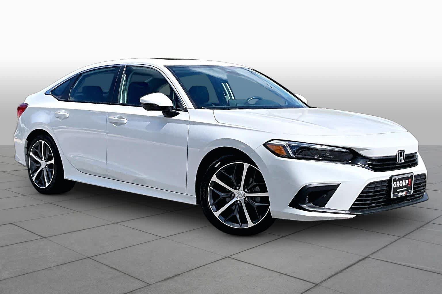 Used 2024 Honda Civic Touring image 3