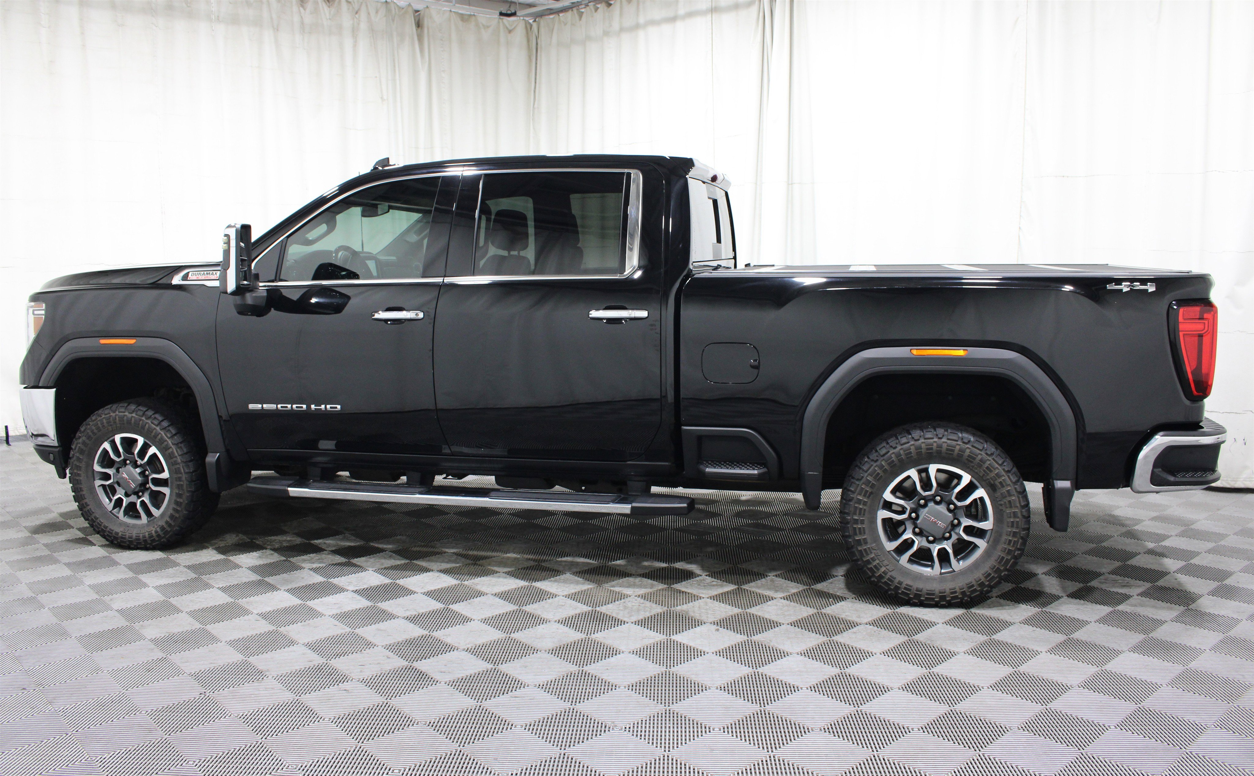 Used 2021 GMC Sierra 2500 SLT w/ SLT Preferred Package AWD/4WD image 32