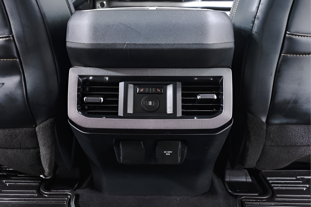 Used 2023 Ford F450 Platinum w/ FX4 Off-Road Package AWD/4WD image 35
