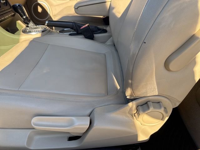 Used 2013 Volkswagen Beetle 2.5 70's Edition image 11