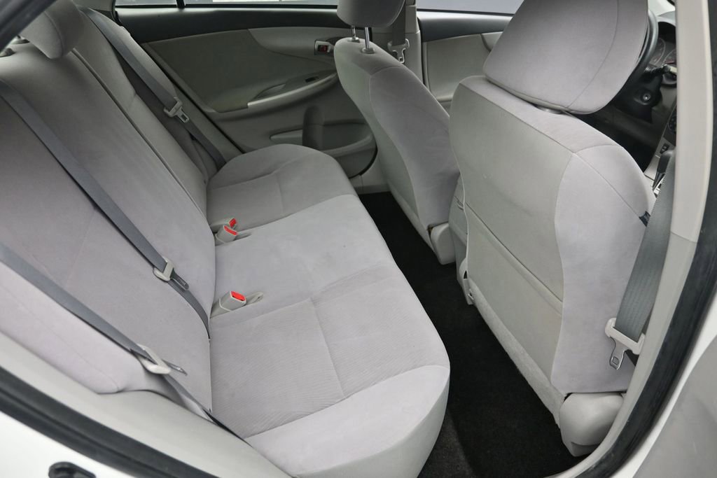 Used 2013 Toyota Corolla LE FWD image 8