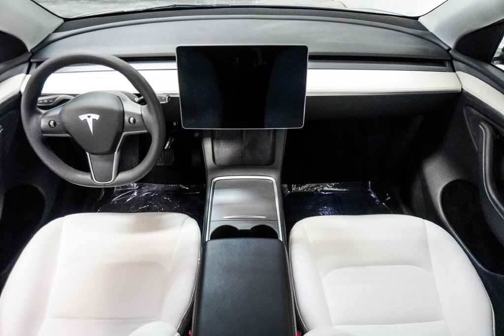 Used 2024 Tesla Model Y Long Range AWD/4WD image 11