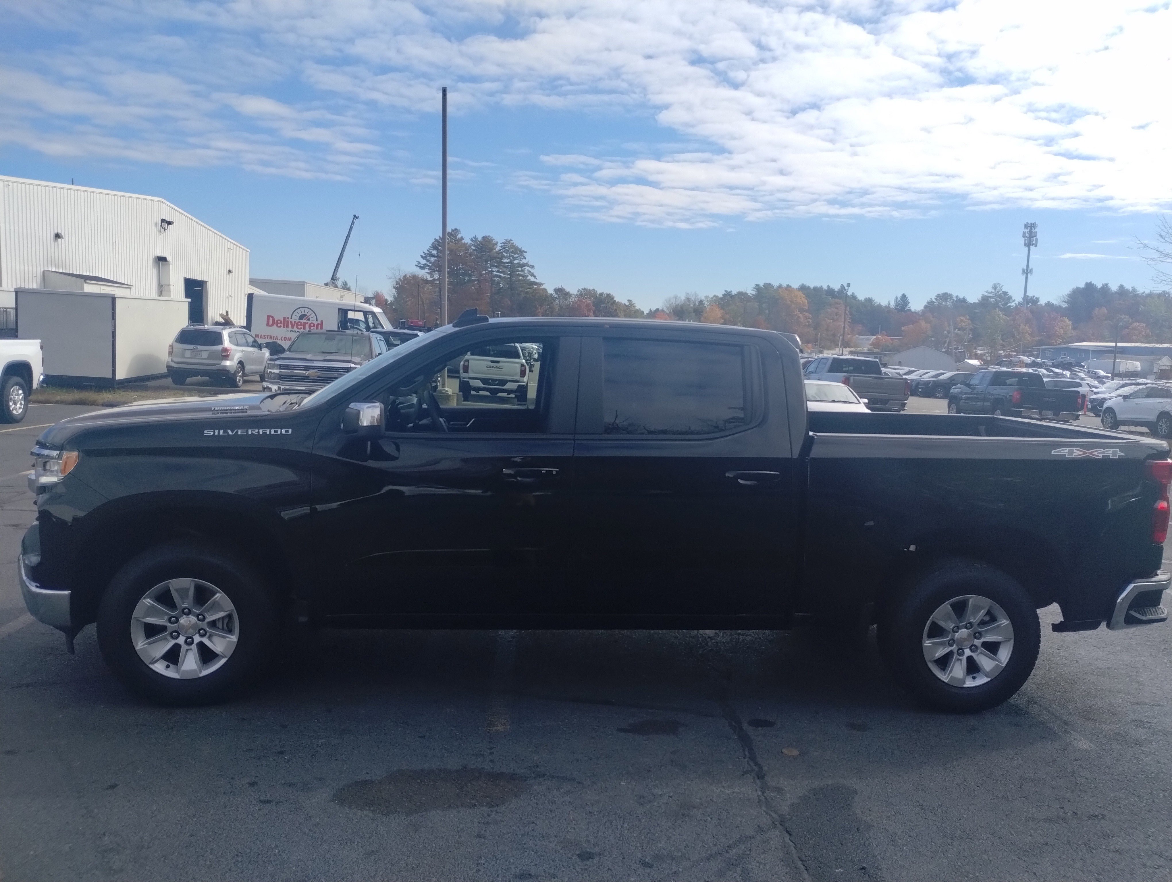 Used 2025 Chevrolet Silverado 1500 LT image 6