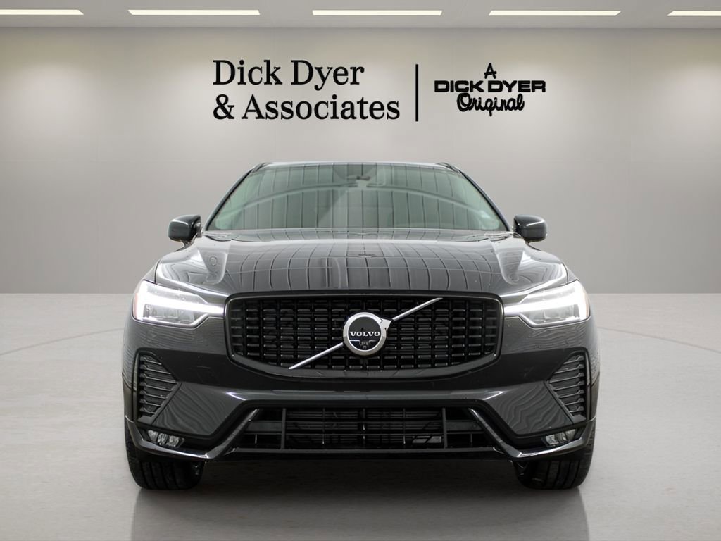 Used 2025 Volvo XC60 B5 Ultra AWD/4WD image 8