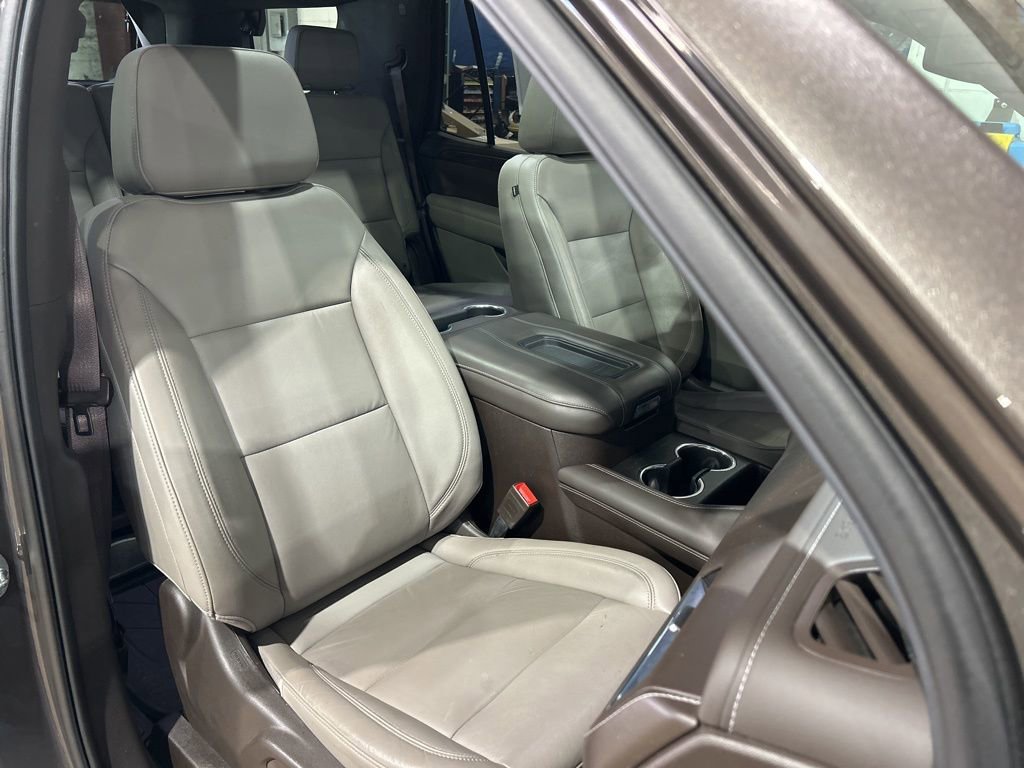Used 2021 Chevrolet Tahoe LT w/ LT Signature Package image 35