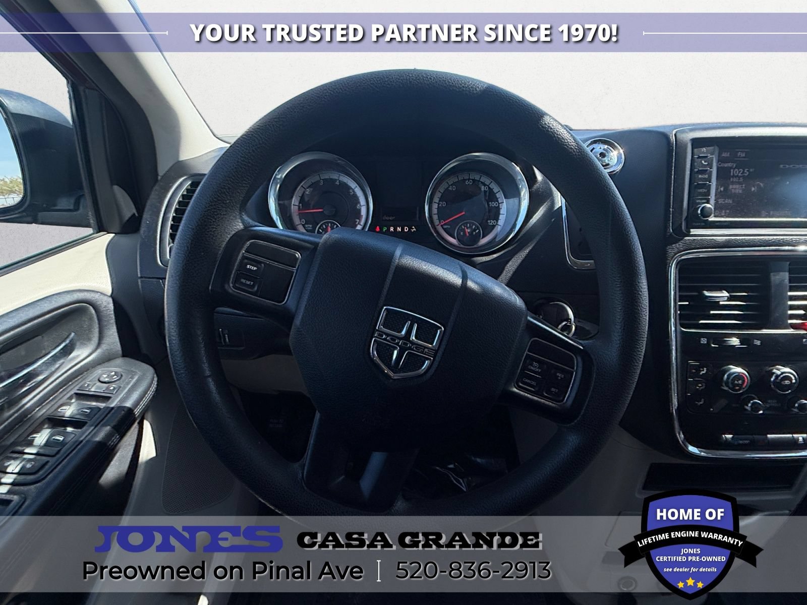 Used 2019 Dodge Grand Caravan SE FWD image 12