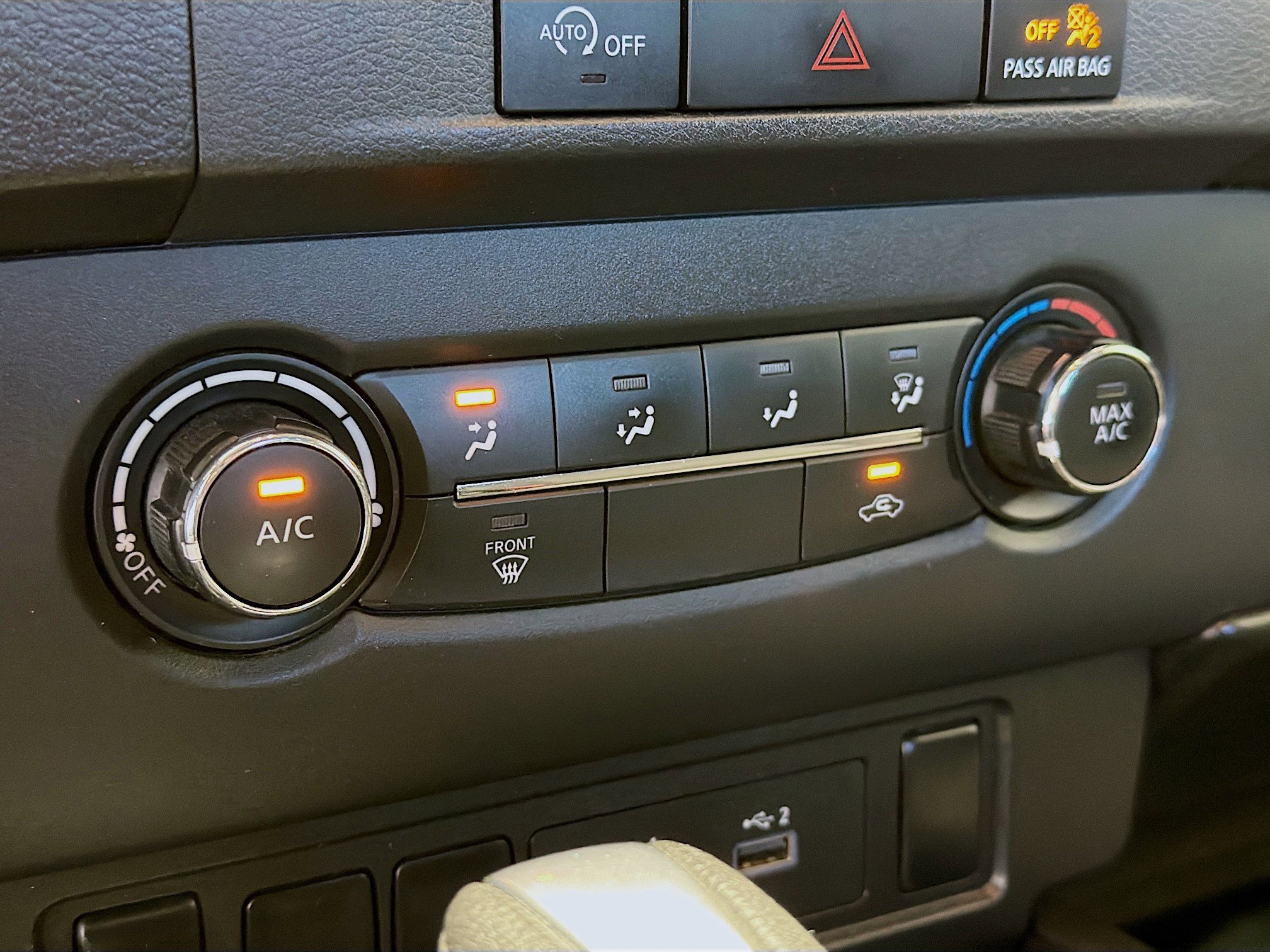 Used 2024 Nissan Frontier SV image 11