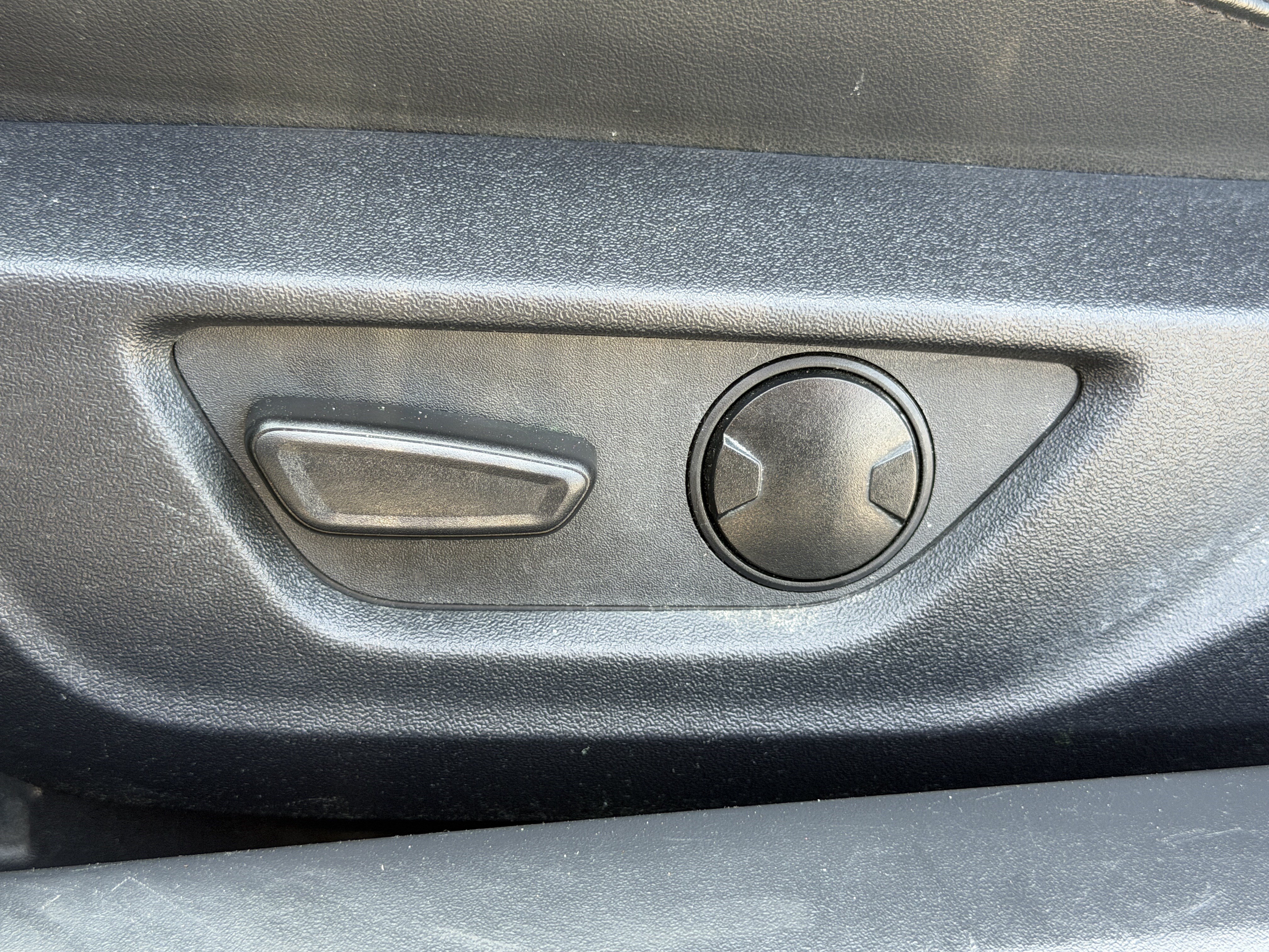 Used 2025 Ford Mustang Premium RWD image 16