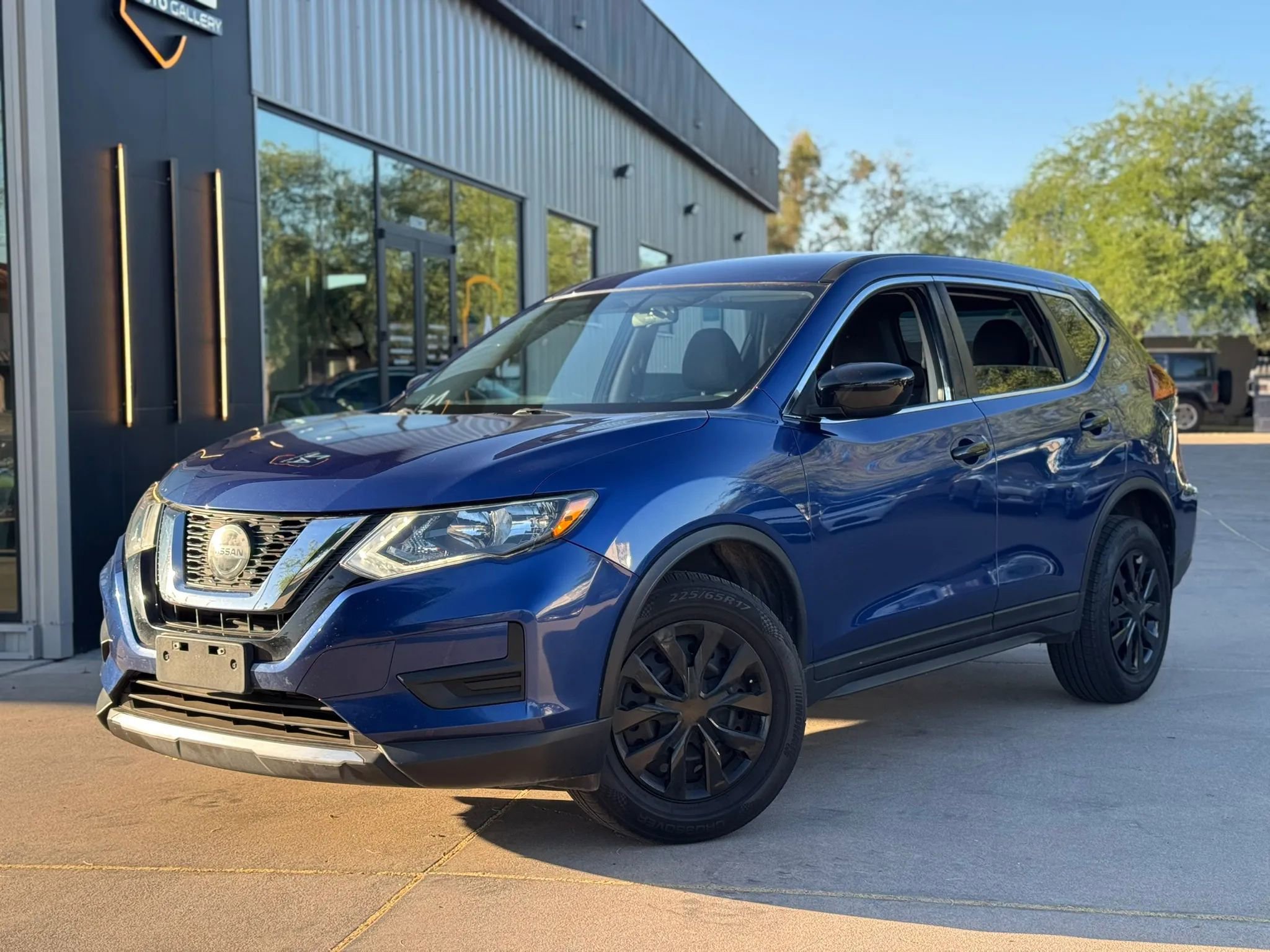Used 2018 Nissan Rogue S image 1