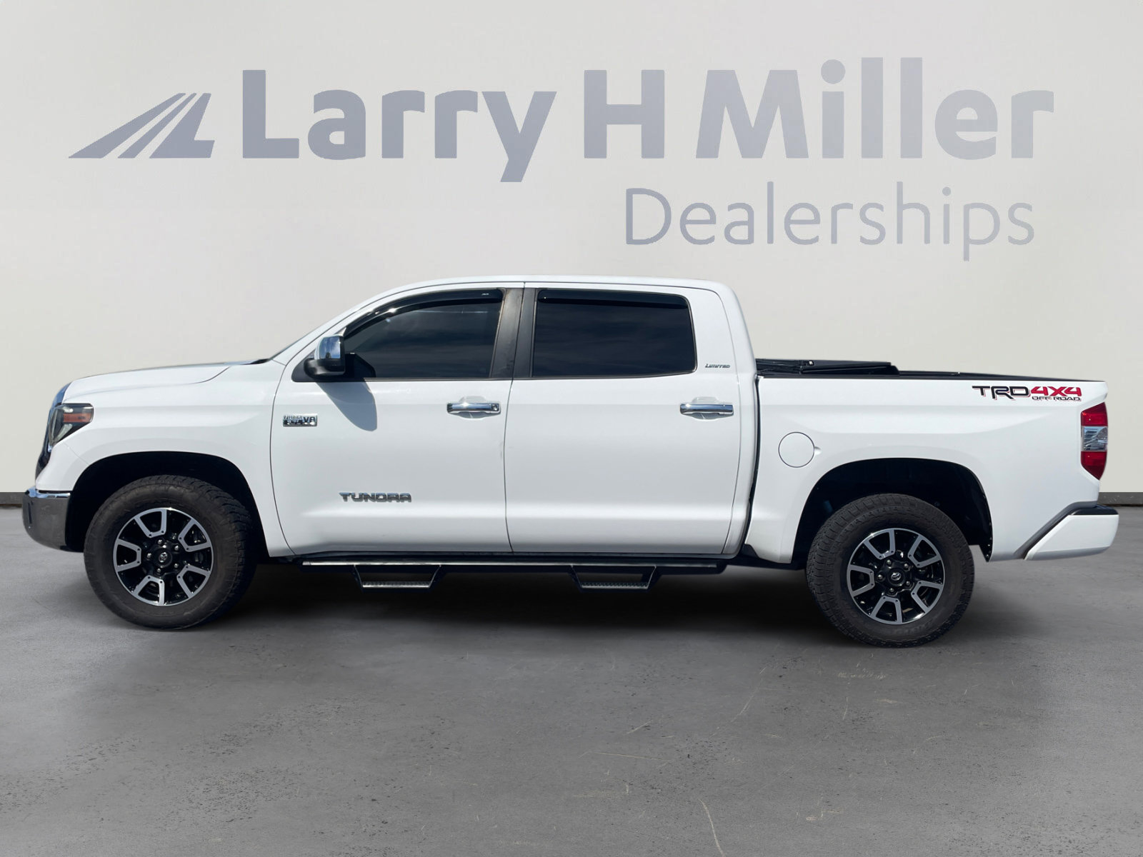 Used 2019 Toyota Tundra Limited w/ Limited Premium Package image 2