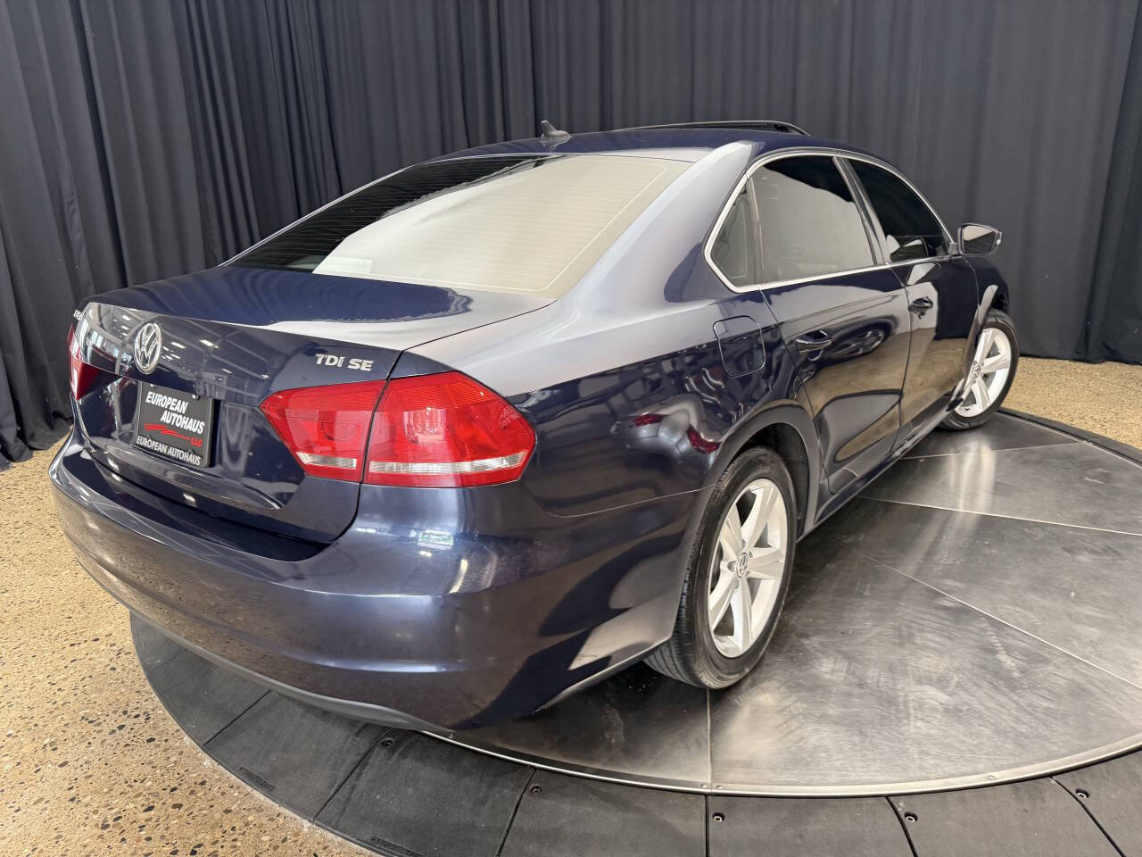 Used 2013 Volkswagen Passat TDI SE FWD image 8