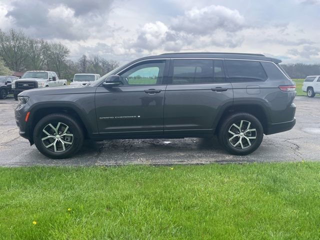 Used 2024 Jeep Grand Cherokee L Limited AWD/4WD image 11