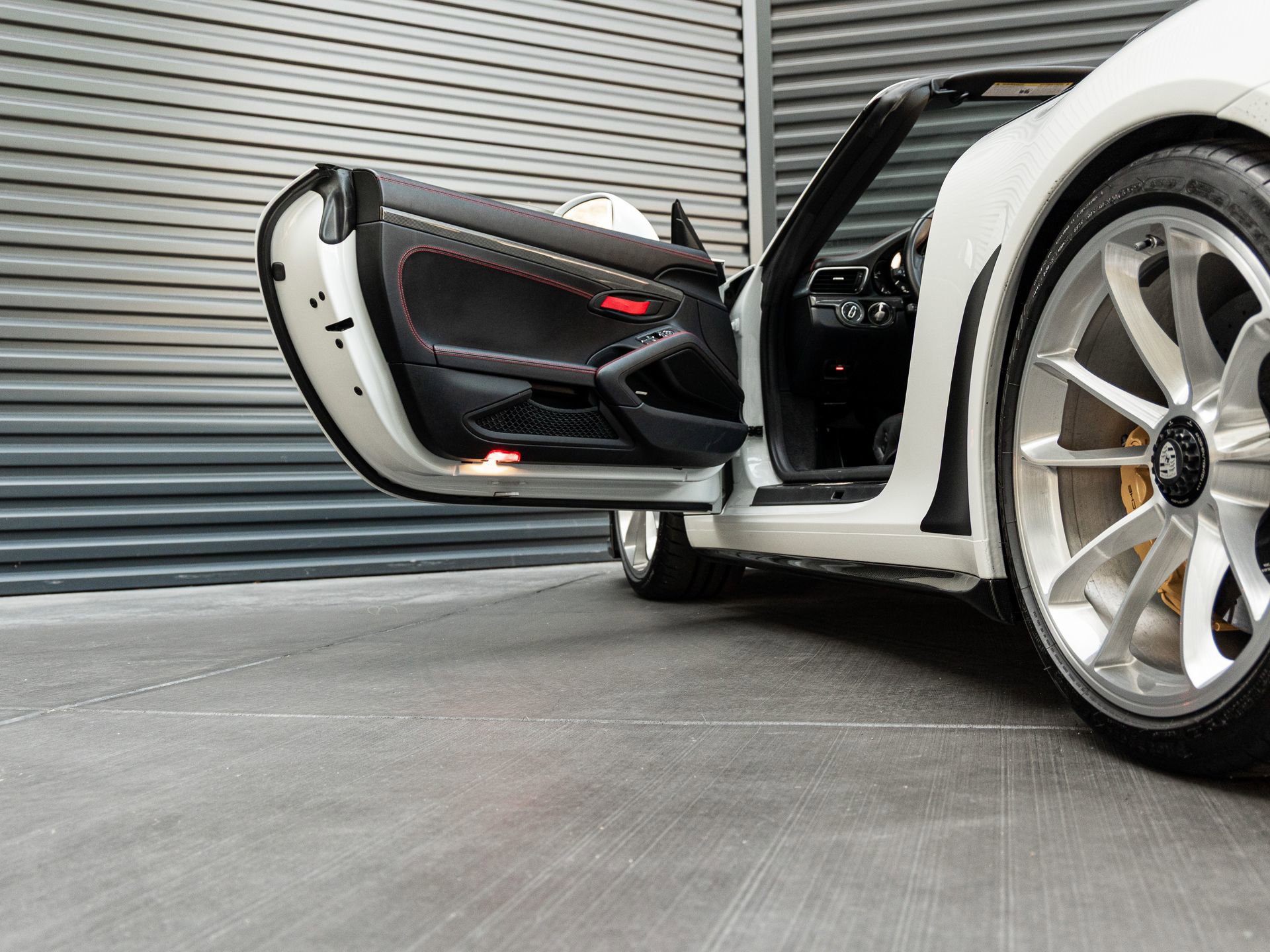 Certified 2019 Porsche 911 Speedster RWD image 17
