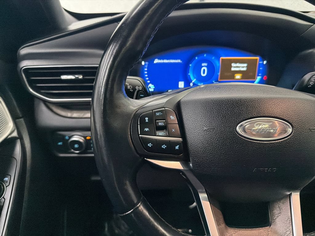 Used 2020 Ford Explorer Platinum w/ Premium Technology Package AWD/4WD image 28