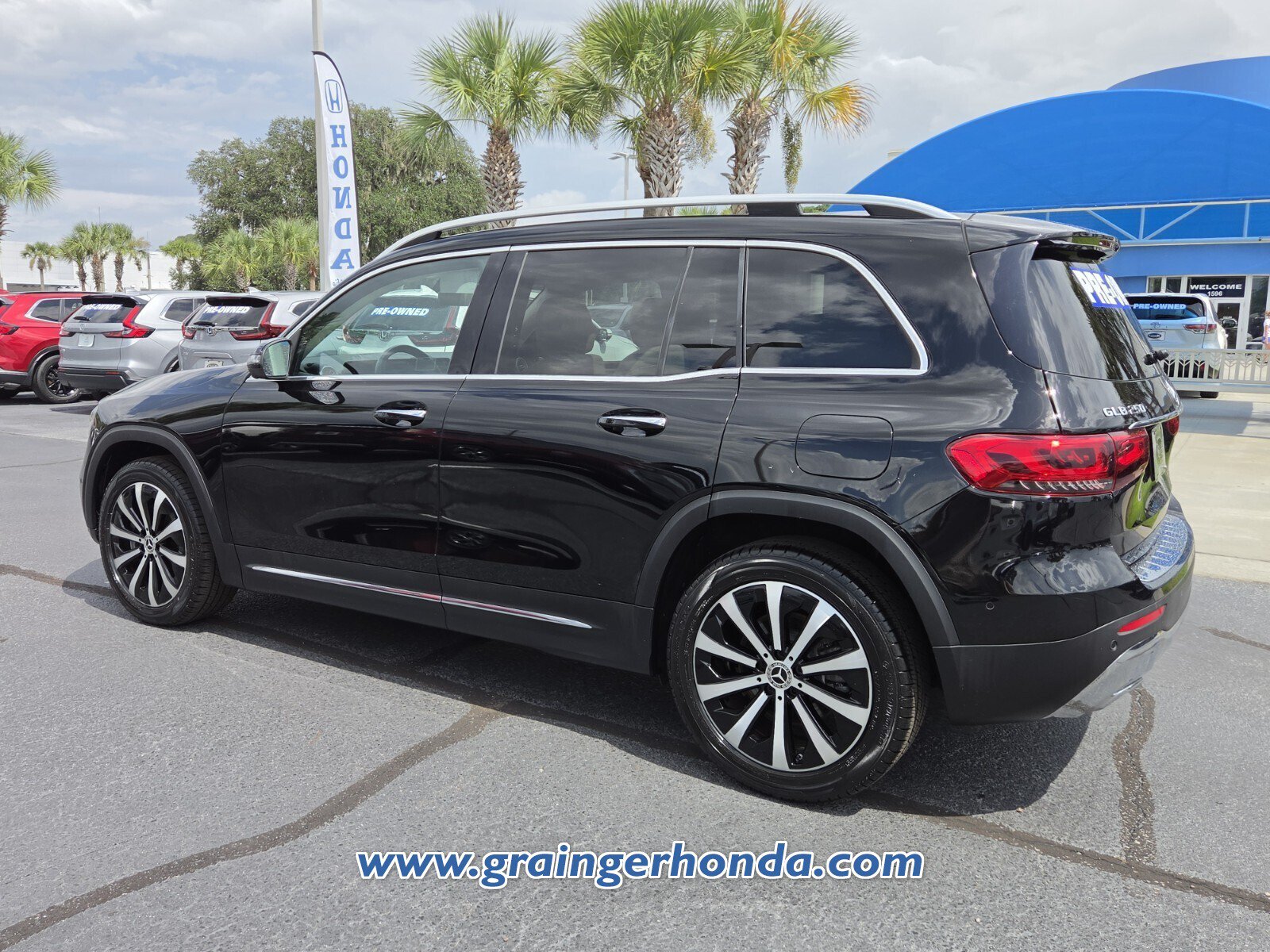 Used 2021 Mercedes-Benz GLB 250 image 3