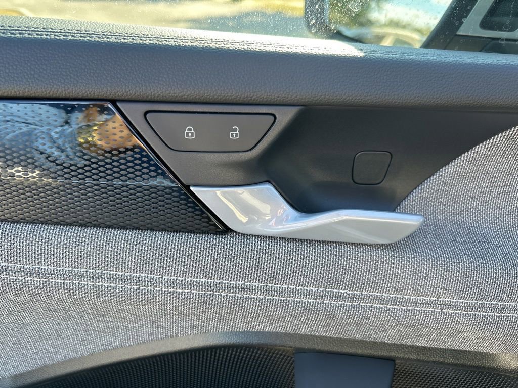 New 2026 Volkswagen Tiguan S image 17