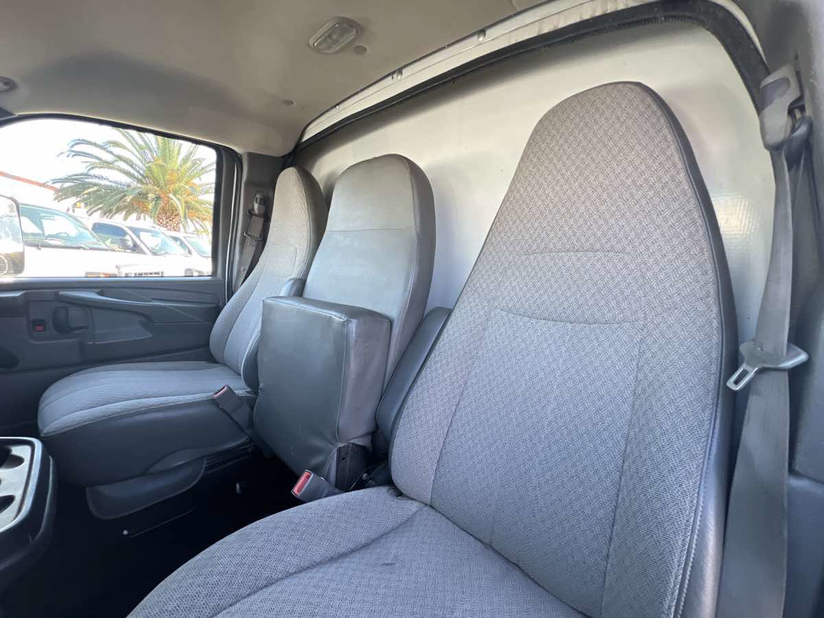 Used 2015 Chevrolet Express 3500 image 14