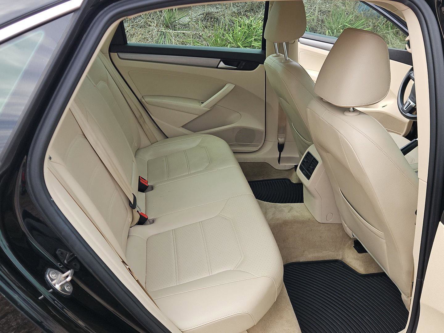 Used 2015 Volkswagen Passat TDI SE image 15