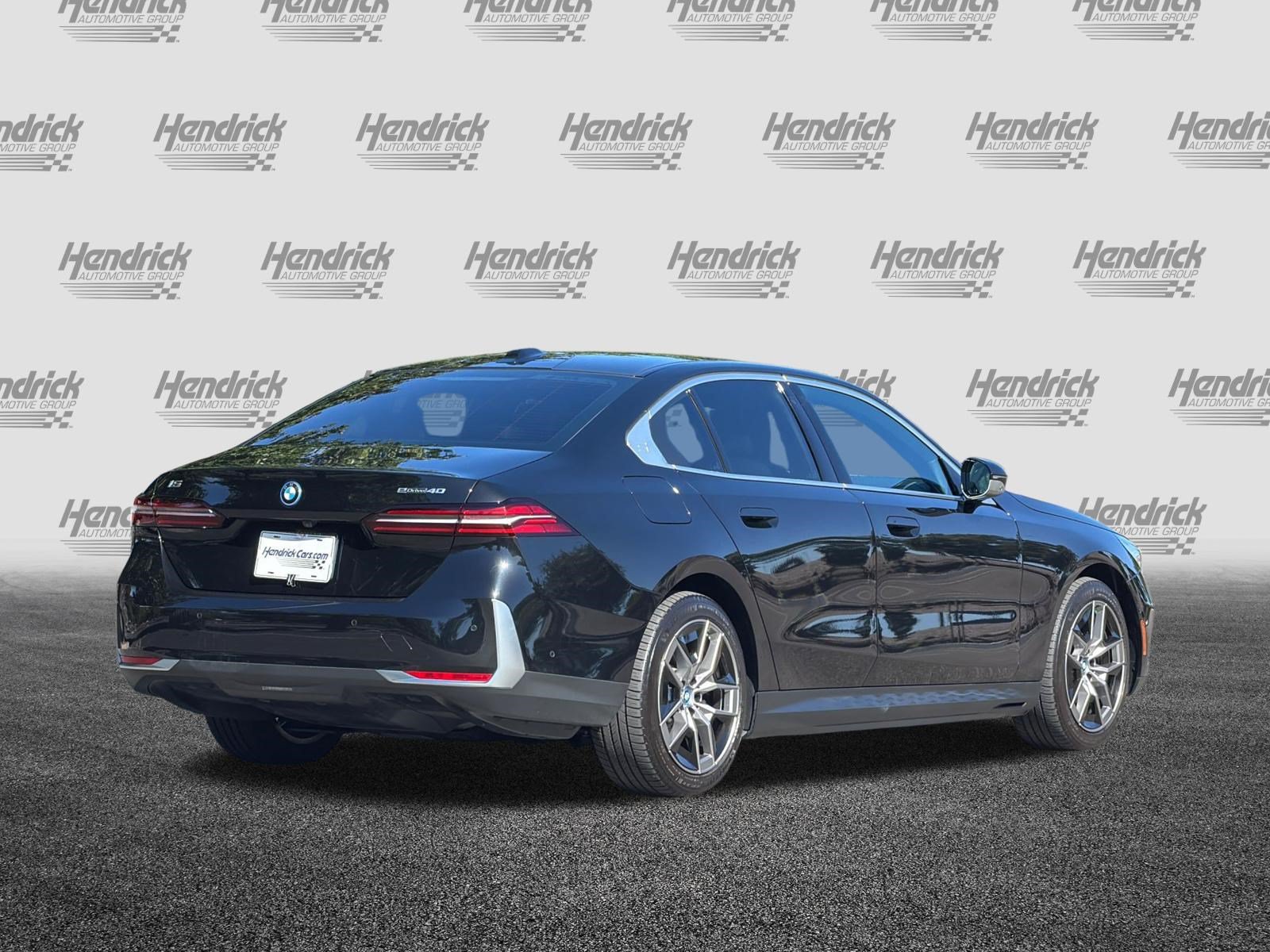 Used 2024 BMW i5 eDrive40i w/ Executive Package RWD image 5