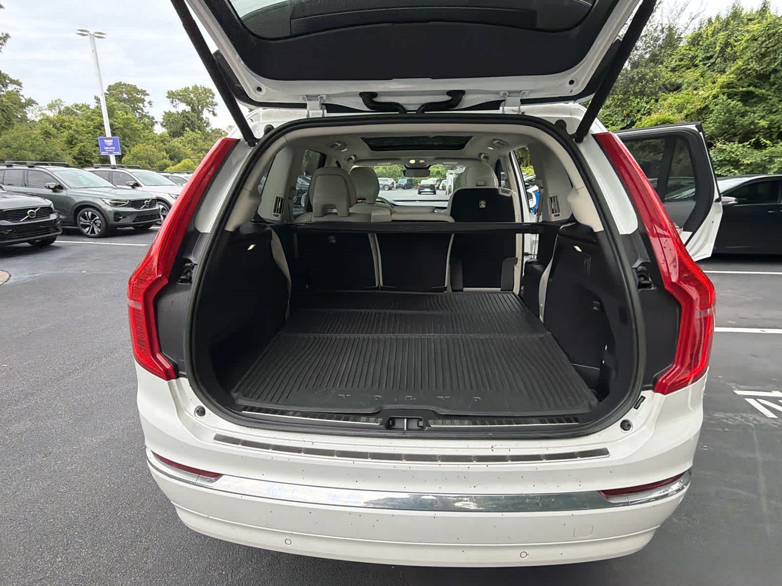 Used 2023 Volvo XC90 B6 Plus w/ Protection Package Premier AWD/4WD image 58