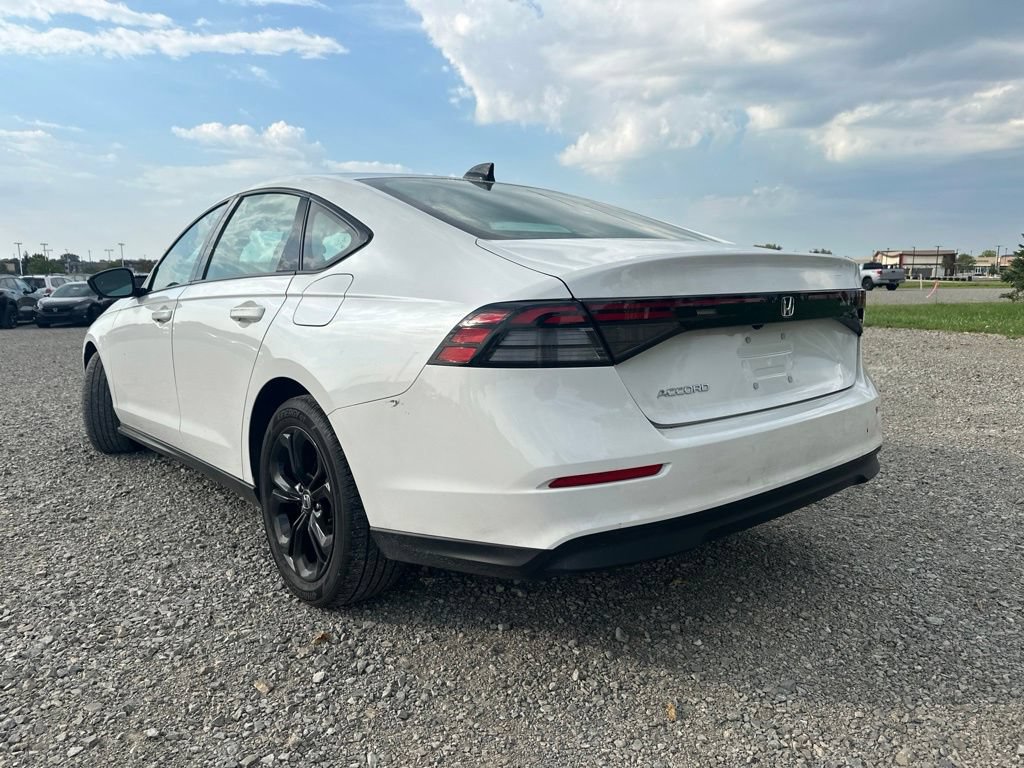 Used 2025 Honda Accord SE image 8