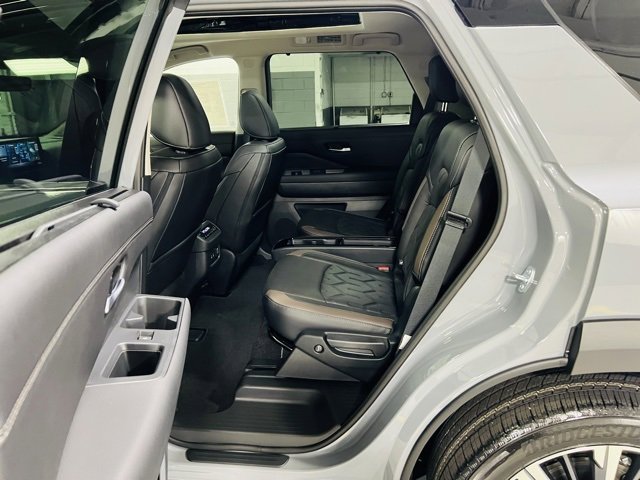 New 2026 Nissan Pathfinder Platinum image 27