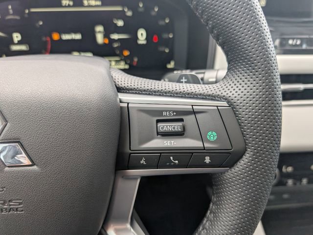 New 2025 Mitsubishi Outlander SE AWD/4WD image 18
