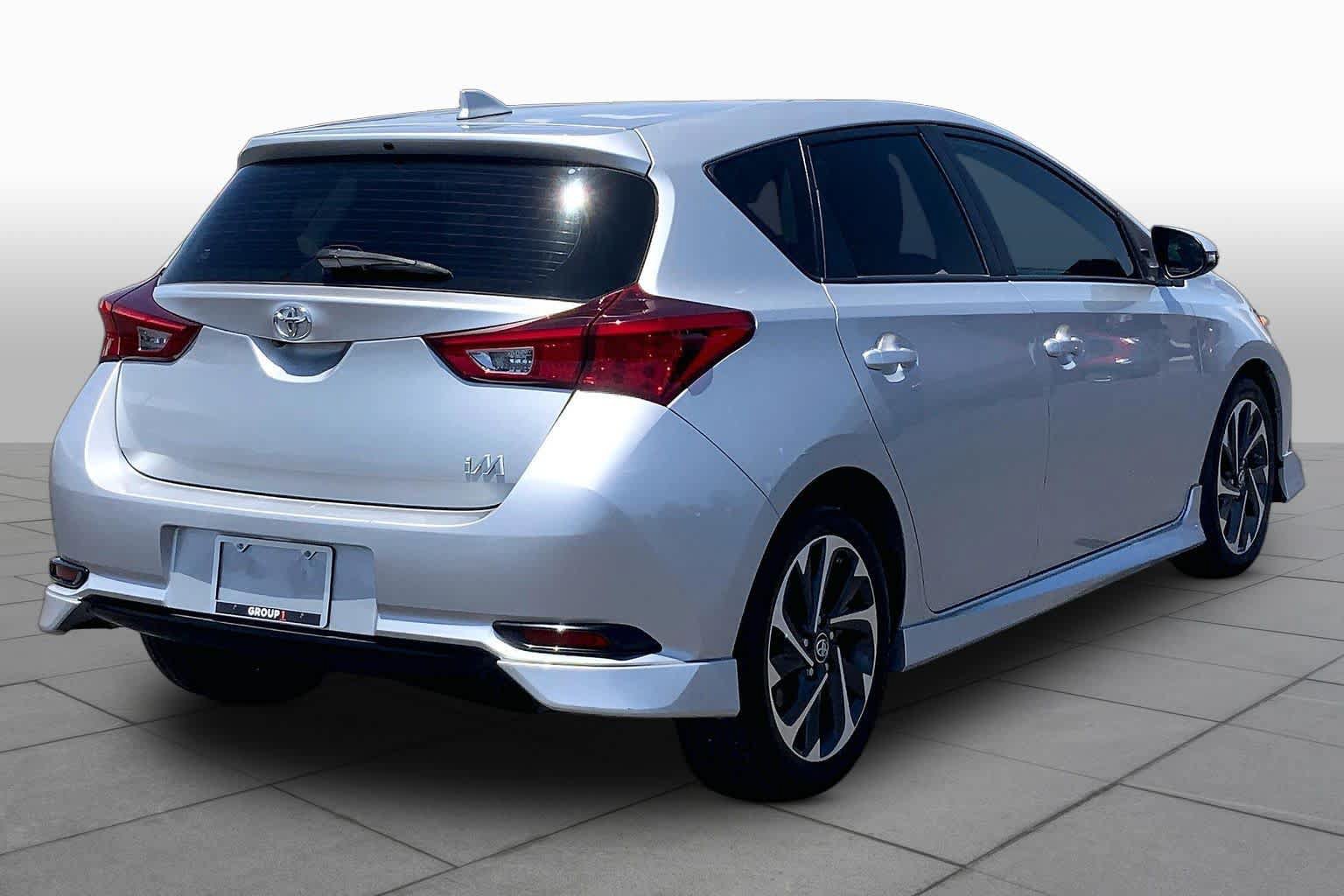 Used 2018 Toyota Corolla iM FWD image 13