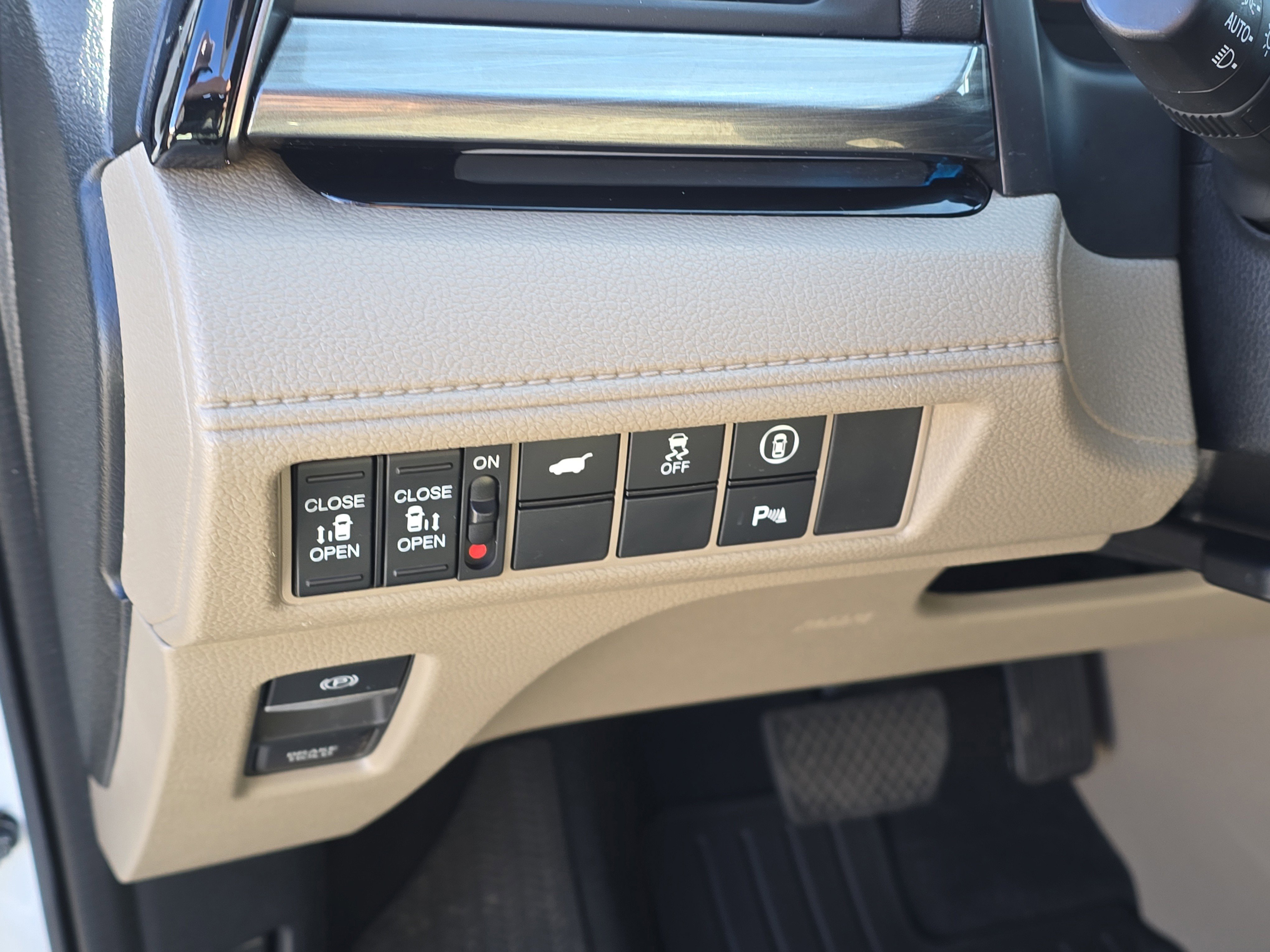 Used 2023 Honda Odyssey Elite image 25