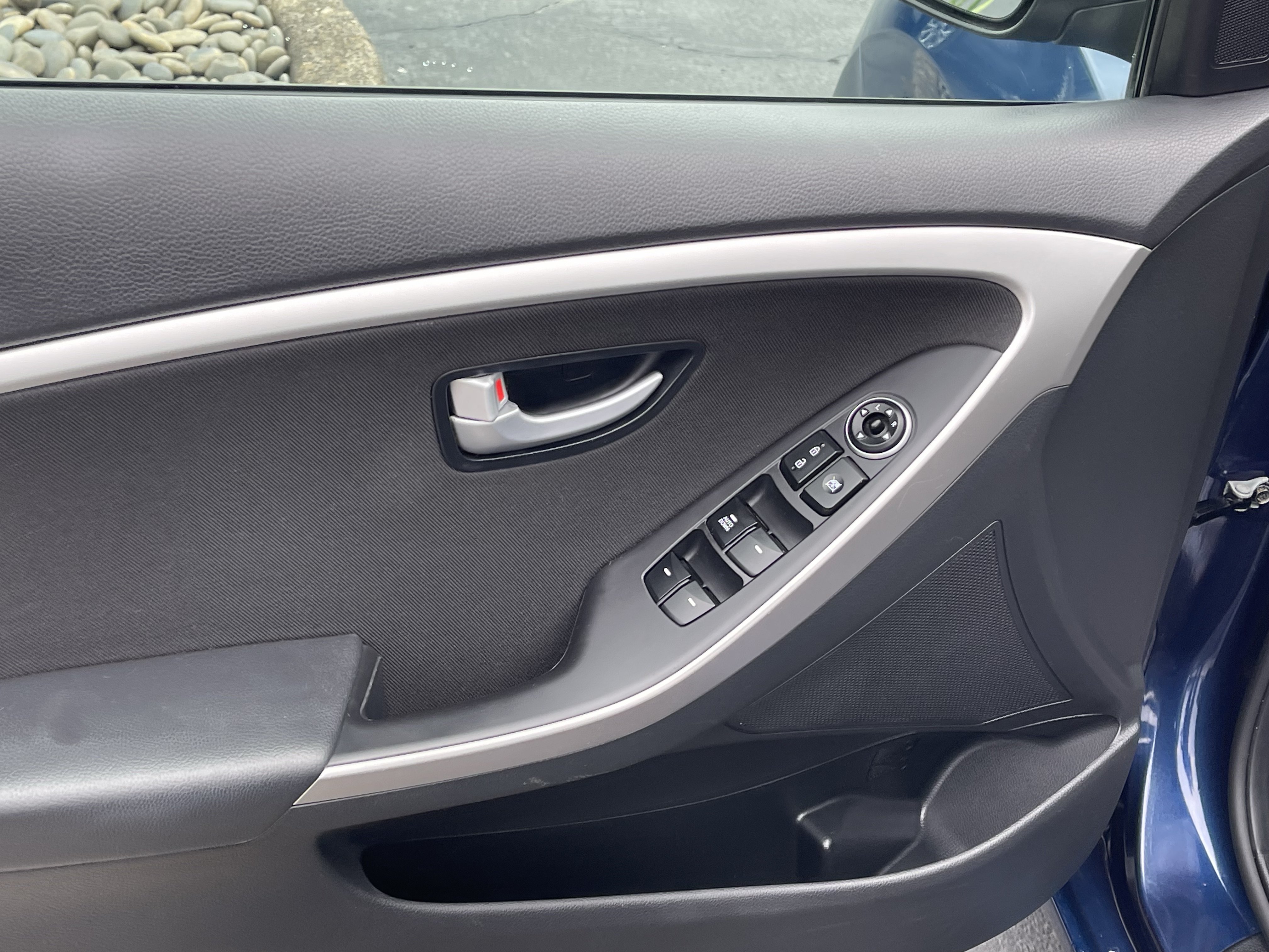 Used 2016 Hyundai Elantra GT FWD image 14