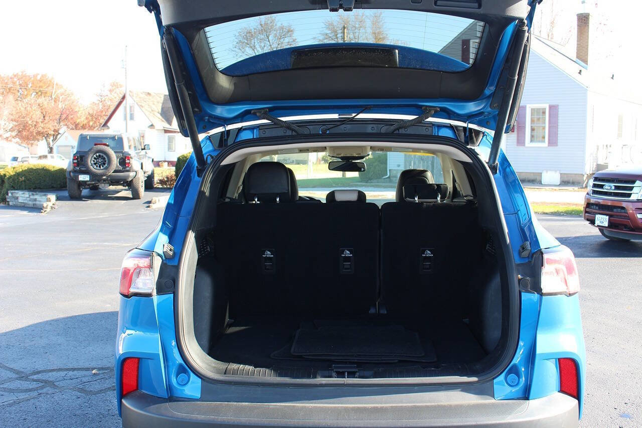 Used 2020 Ford Escape Titanium image 7