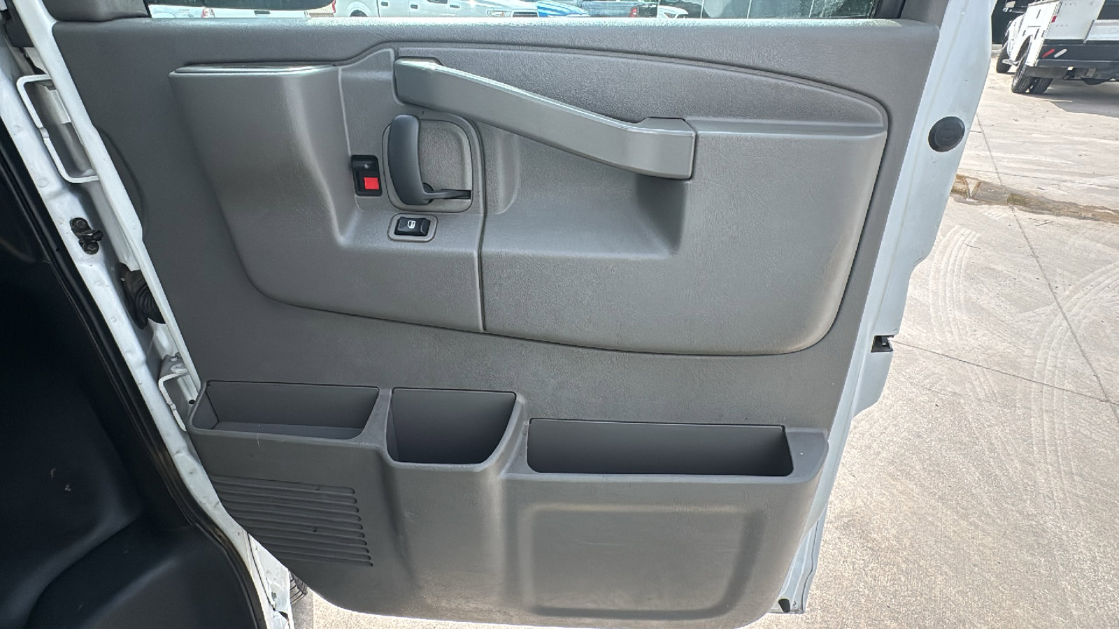 Used 2021 Chevrolet Express 2500 w/ Driver Convenience Package image 24